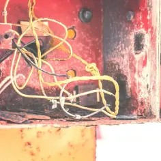Ile kabli do anteny satelitarnej? Sprawdź, co musisz wiedzieć